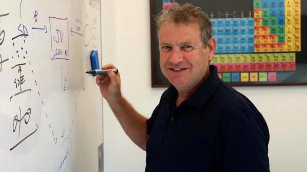 Israeli startup StoreDot’s 5-minute battery charge aims to fire up electric cars