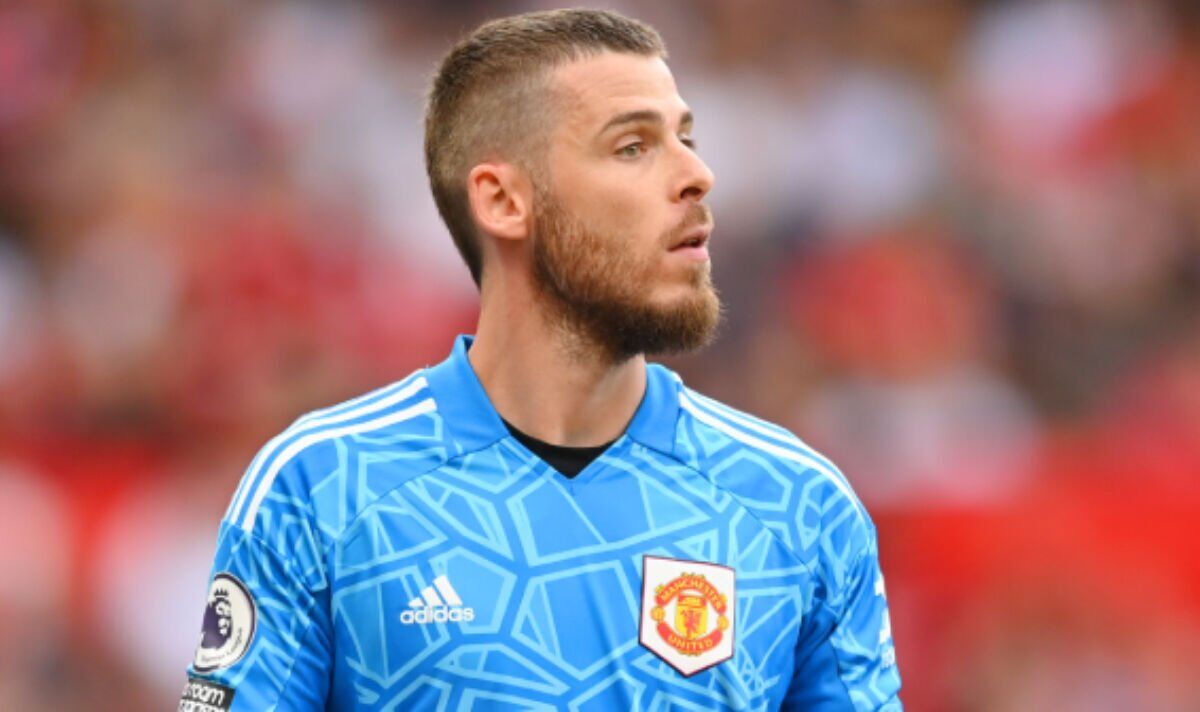 Man Utd in 'difficult' situation with De Gea who is costing Ten Hag