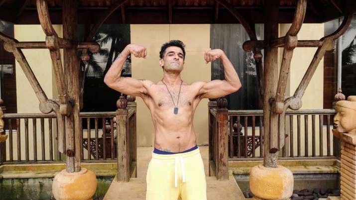 Bigg Boss 14: Eijaz Khan flaunts his romantic avatar in new music video 'Banjaran'