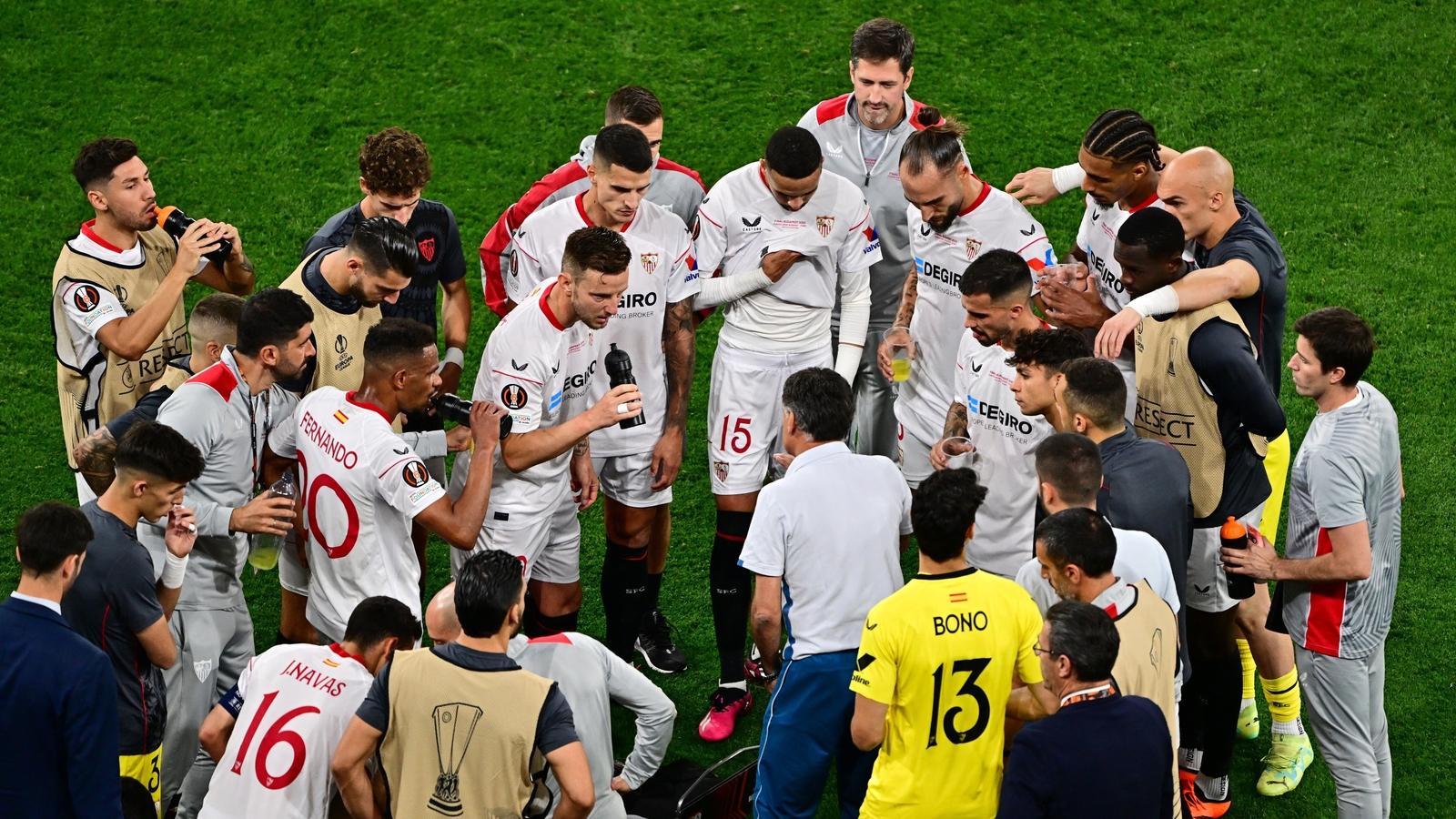 Mendilibar’s simple football fetches Sevilla’s record seventh