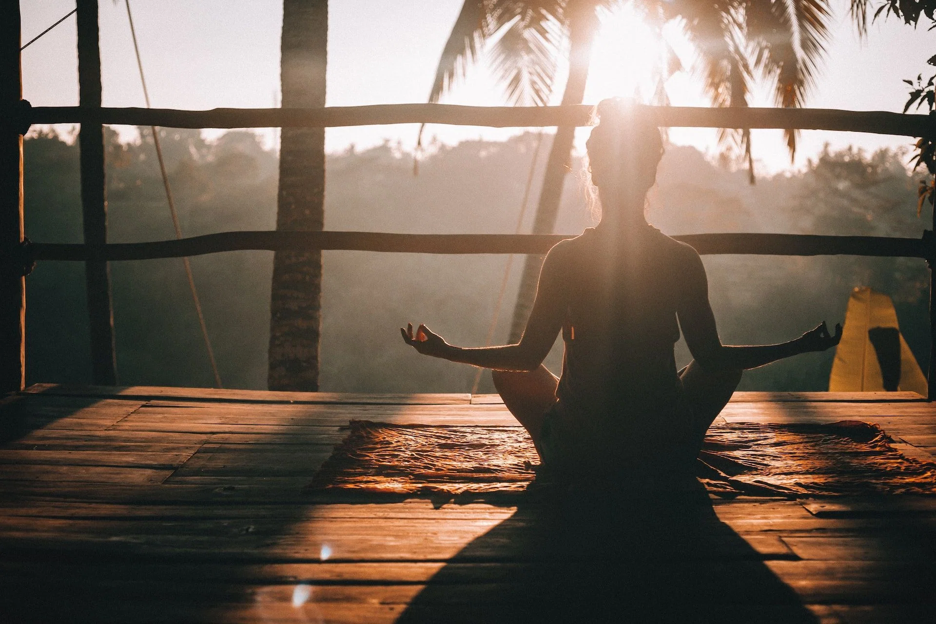 5 Best Yoga Poses That You Can Do to Start Your Day Right
