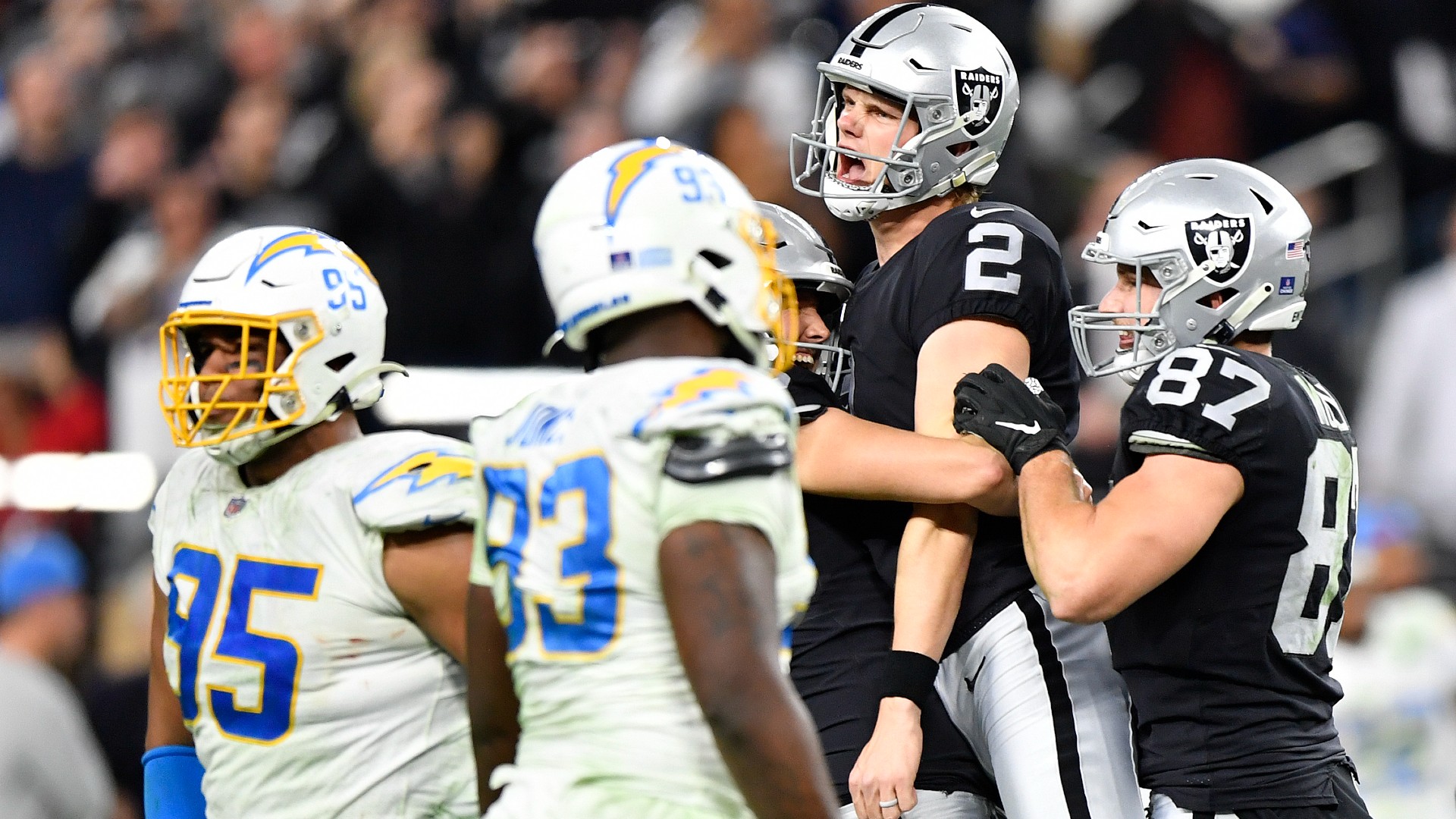 Steelers players rejoice over Raiders' decision to kick game-winning field goal instead of taking tie vs. Char