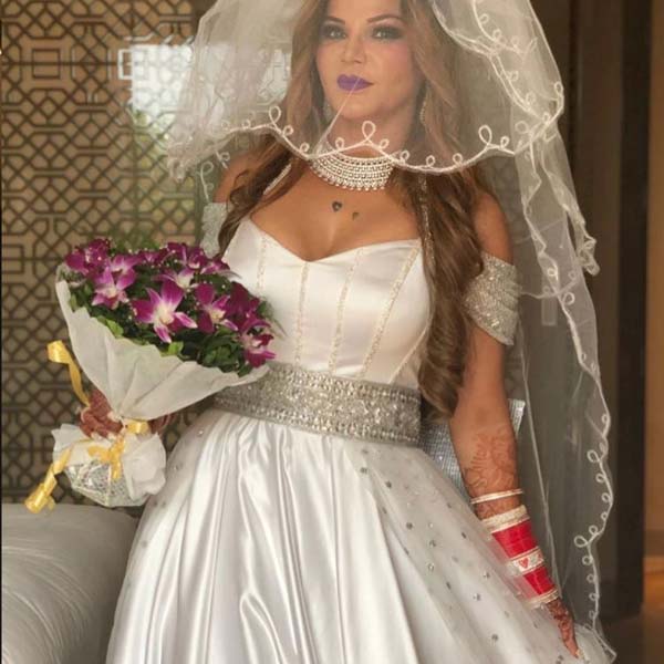 Bigg Boss 14: Rakhi Sawant says she pleaded before her husband to reveal his identity, claims her marriage is 
