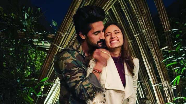 Sargun Mehta pens emotional note for Ravi Dubey on their success, celebrates 100 episodes of Udaariyaan