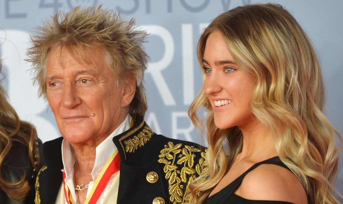 Rod Stewart's pregnant daughter announces engagement