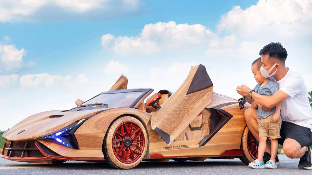 Father Builds Wooden Electric Lamborghini for His Son. Internet Loves It