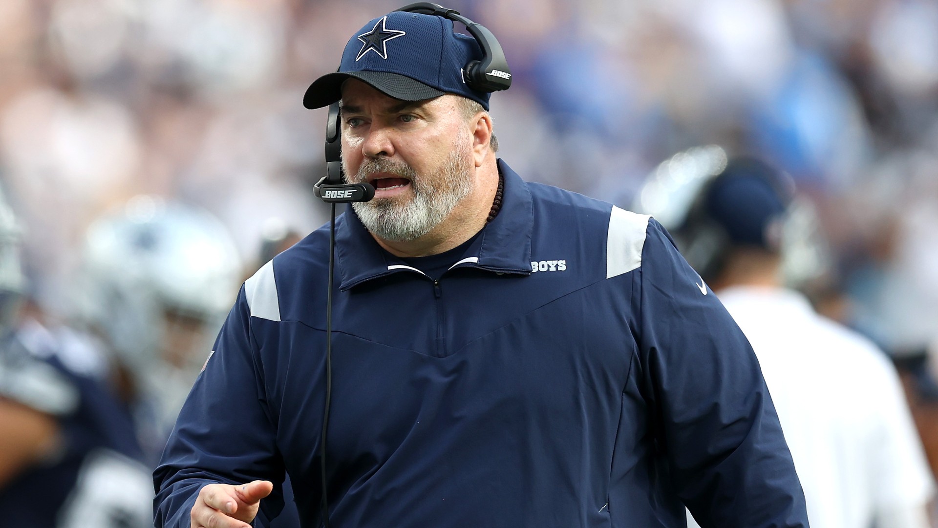 'Call timeout, Mike!' Cowboys' terrible clock management wastes scoring opportunity vs. Eagles