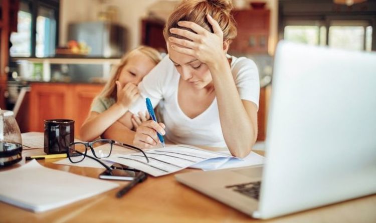 Britons face 'perfect storm' due to Universal Credit benefit cut - how much will you get?