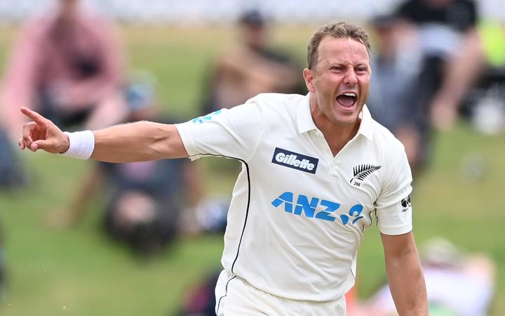 Black Caps close in on series win as bowlers rip through England
