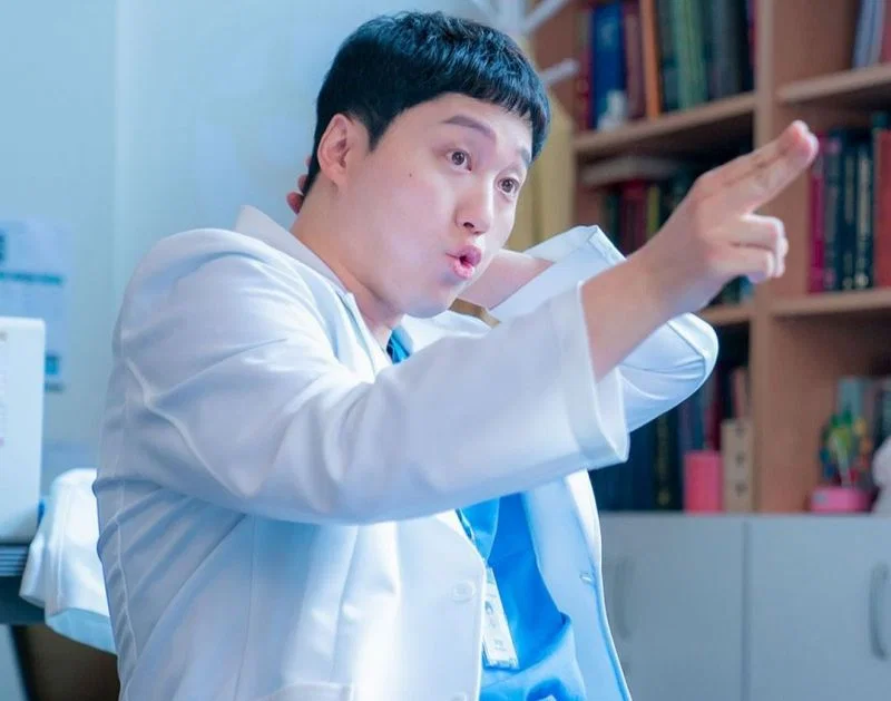 Hospital Playlist Season 2, Episode 9 teases romance between Seok-hyeong and Min-ah