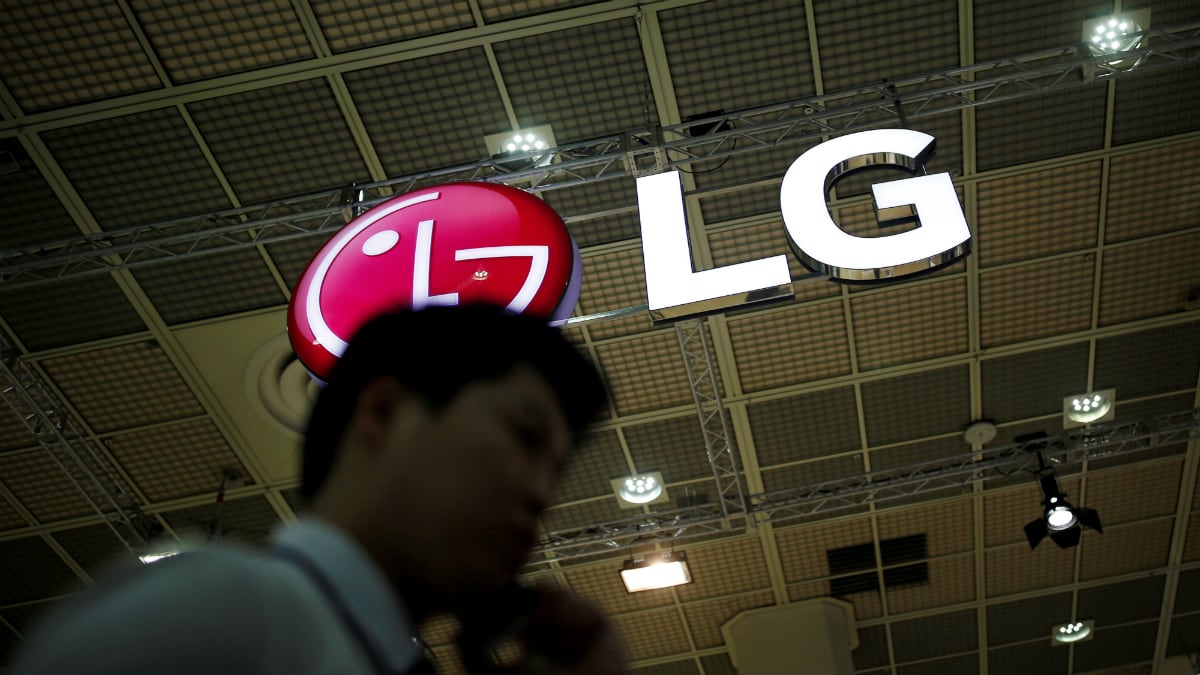 LG Shakes Up Phone Business, to Outsource Lower-End models