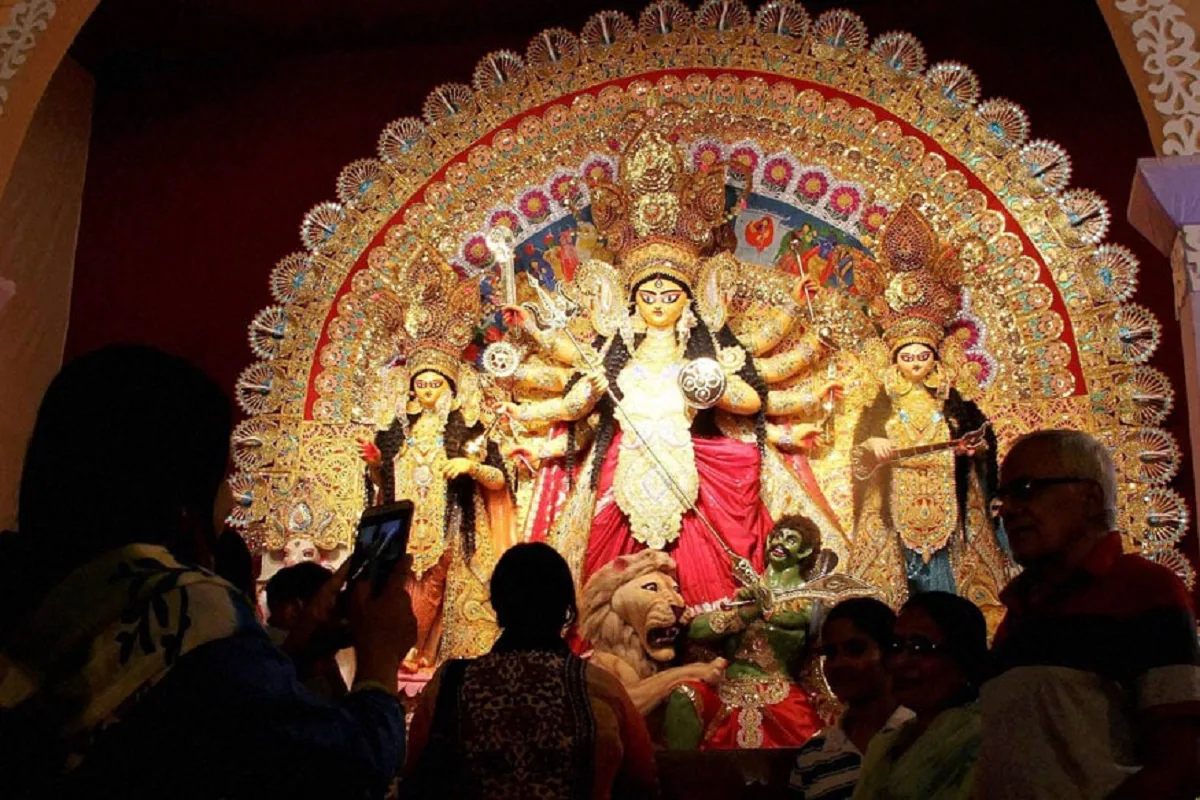 Get the Feel of Durga Puja Pandals from the Comfort of Your Homes with These 10 Videos