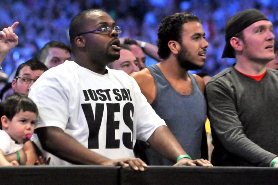 5 iconic moments when WWE fans took center stage