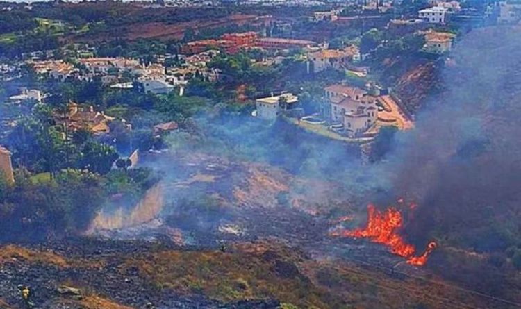 Costa del Sol tourists issued warning as forest fires rage: 'Get to safety right away'