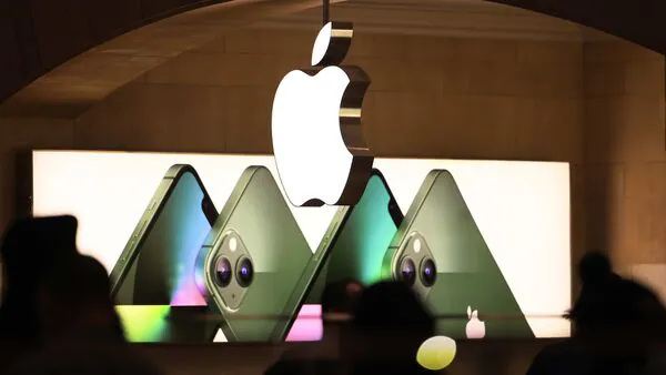 Apple’s not-so-secret plan to take another gigantic bite of the microchip market