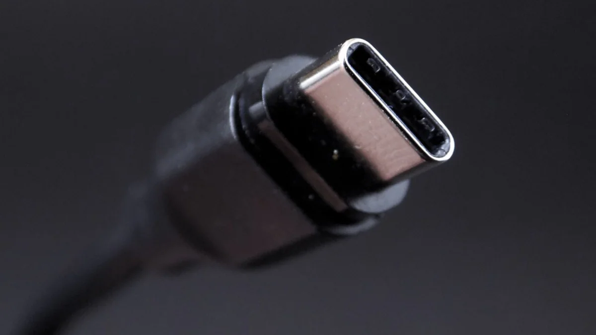 EU's Deal on Single Mobile Charging Port Forces Apple to Change Connectors