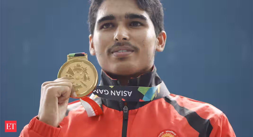 India assured of medal in 10m air pistol mixed team event, Manu-Saurabh to fight for gold