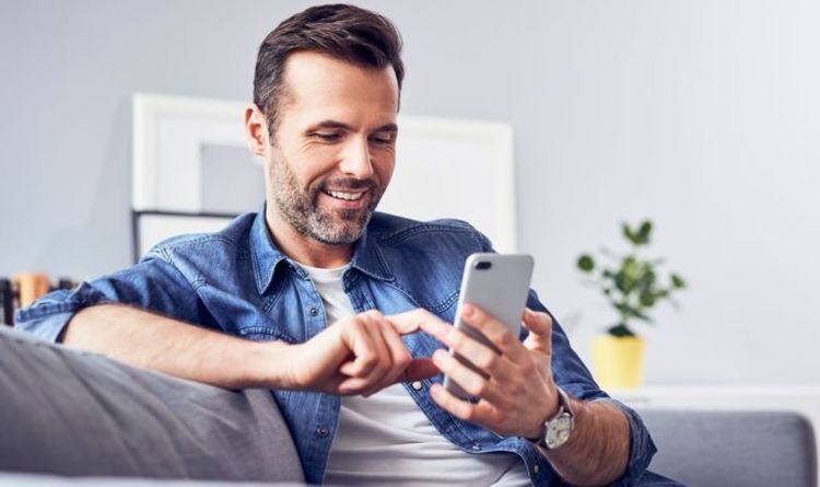 Universal Credit UK: Claimants entitled to new £10 mobile phone deal - calls texts & data